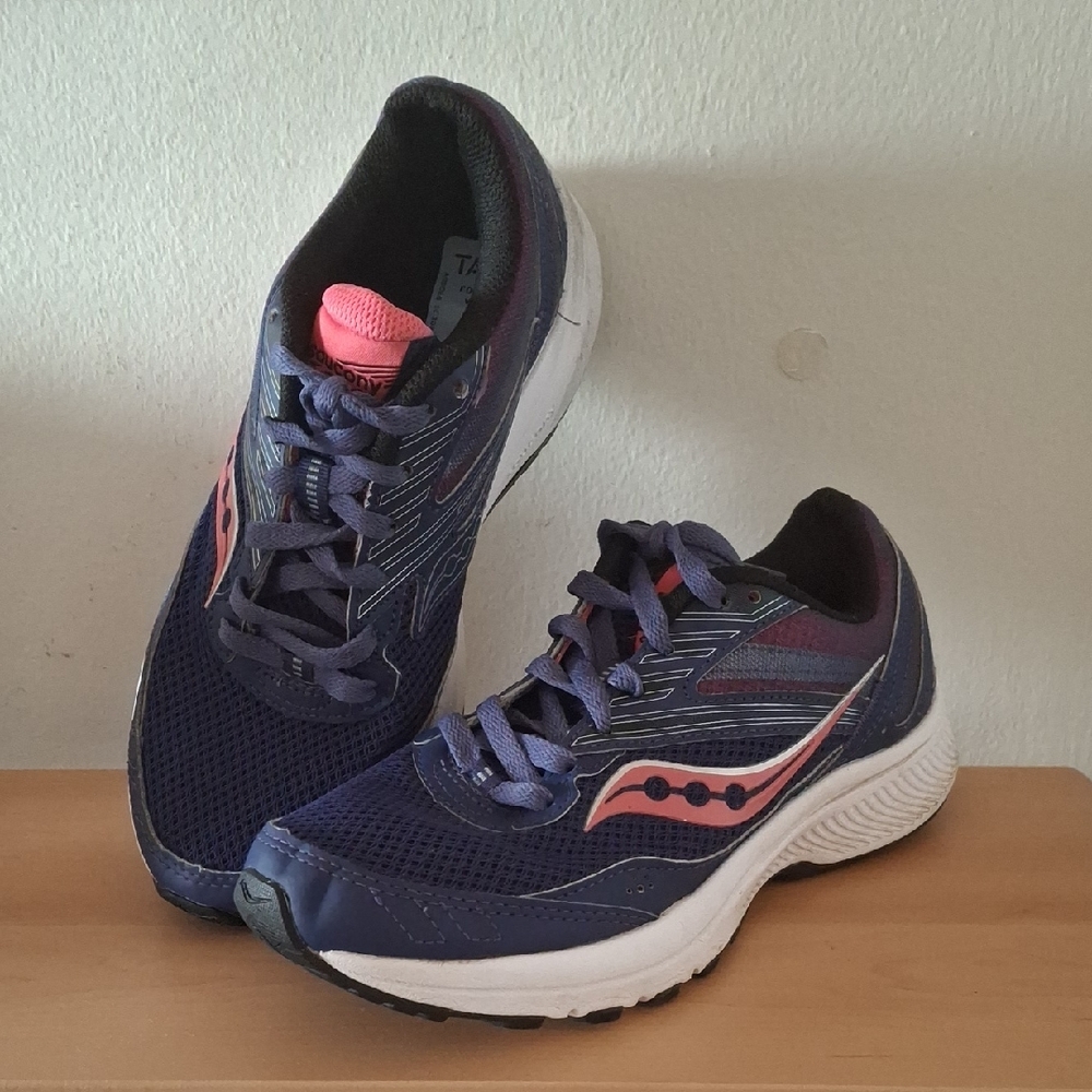 Saucony Cohesion 15 Women’s Running Shoes - Size 7 Wide - Navy/Pink